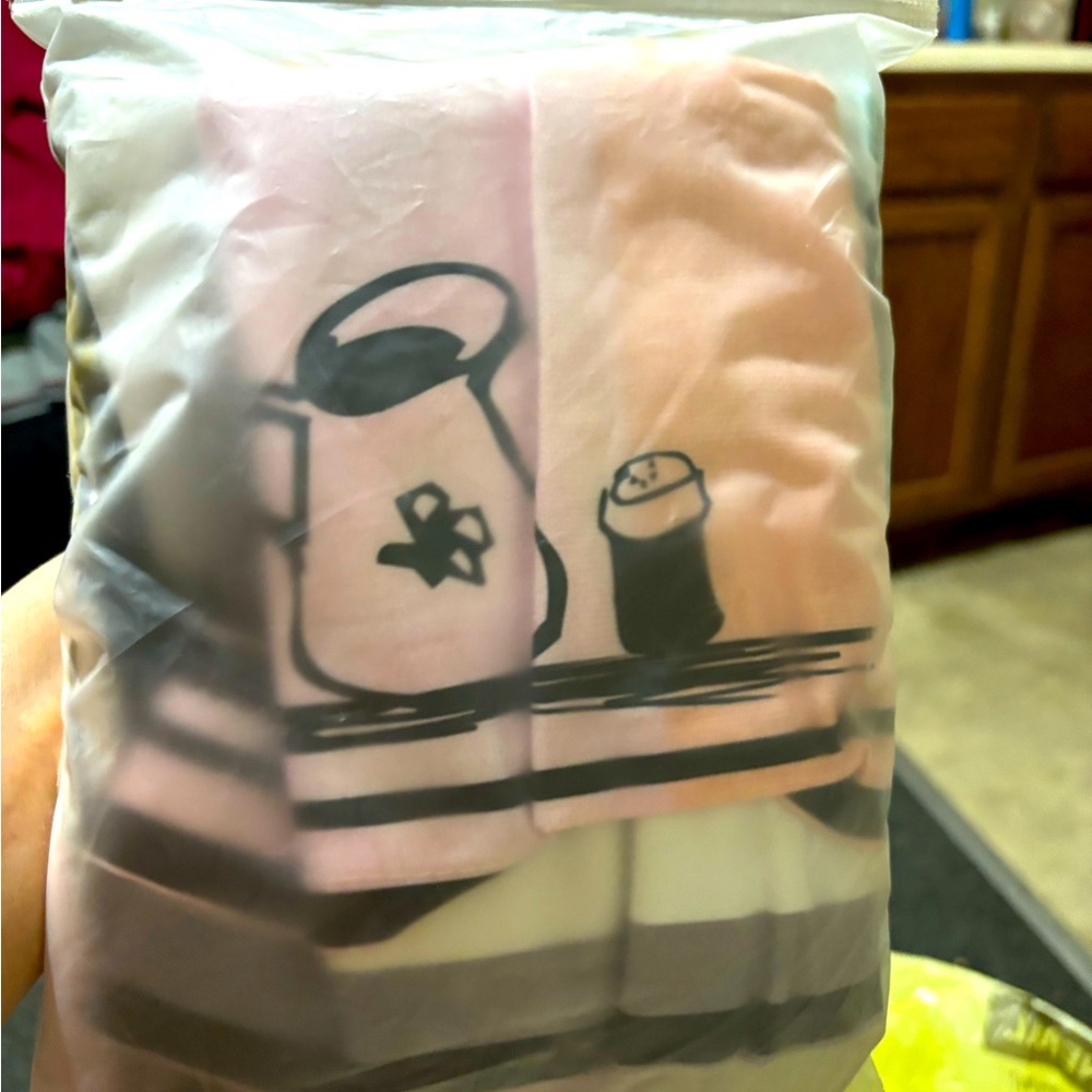 NEW CURTAINS & VALANCE- ORIGINAL BAG- The 1 shown is momma’s curtain only - Picture 2 of 4